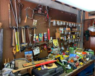 Tool bench