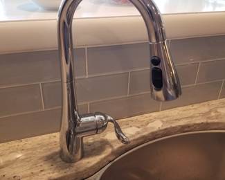 Pull-out faucet