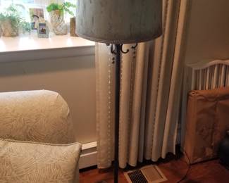 Floor lamp