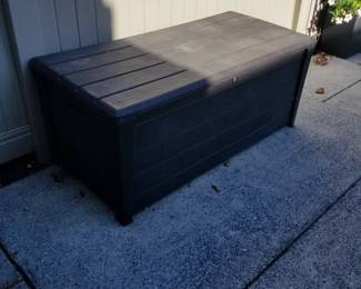 Deck box