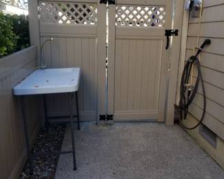 Gate
