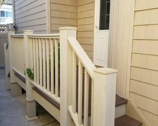 Vinyl railing