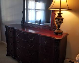 King bedroom suite: dresser with mirror