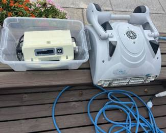 Dolphin pool vacuum