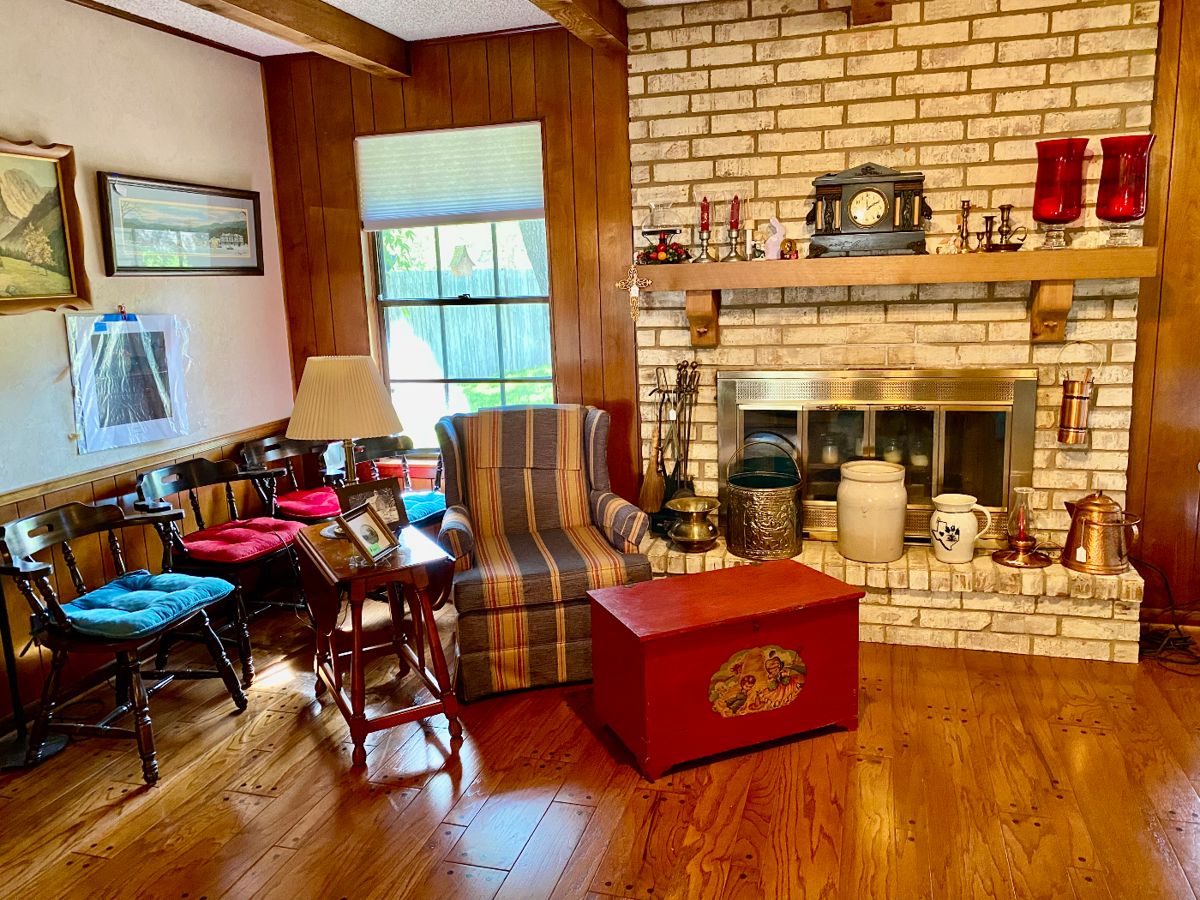 Vintage Americana all the way. Lots of cool things 