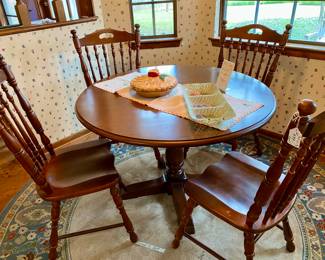 Tell City Furniture, charming small set for 4