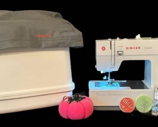 Singer Classic w Case Contents
