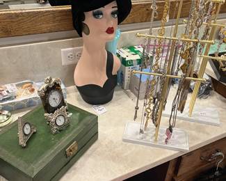 Ladies accessories