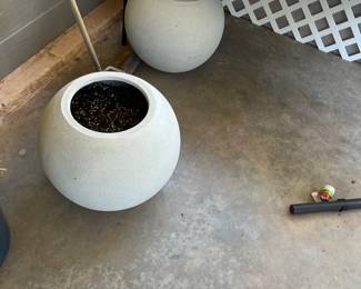 Flower pots