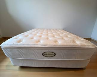 Beautyrest Queen Pillowtop Matt/Box set bid #70