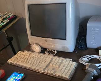 Apple G3 Vintage Computer keyboard and mouse