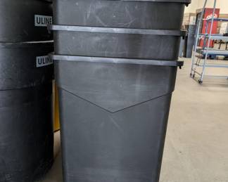 23 gallon waste bins