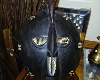 Blk and gold mask
