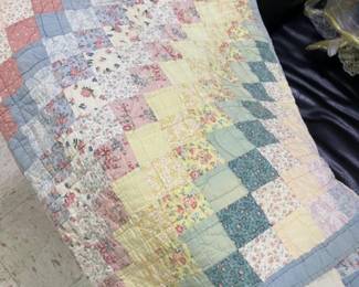 Quilt, machine made