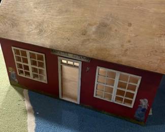 Handvrafter wood doll house