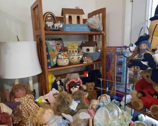 Noahs ark and other toys and decor