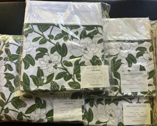 New Helmsie bedding/bed linens set.