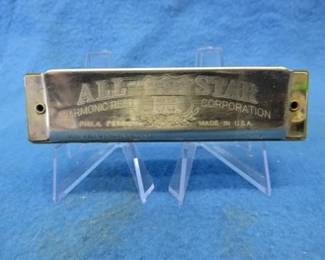 Lot 77. Harmonica Reed Corp. "All Star" diatonic harmonica. Sounds great.