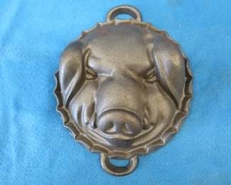 Lot 81. Cast iron hog face mold for baking or whatever