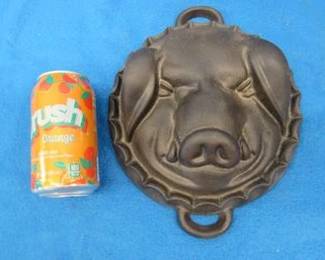 Lot 182. Cast iron pig's head mold