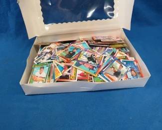 Lot 231. 1990 Topps baseball cards