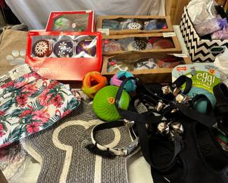 Ornaments, Dog Supplies, Household items