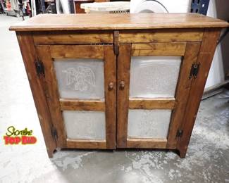 Pie Chest