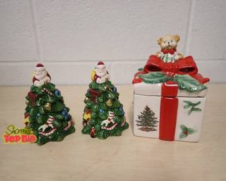 Spode Christmas Tree Salt Pepper Skaer Set and Spode Christmas Tree Holiday Moments Bear Keepsake