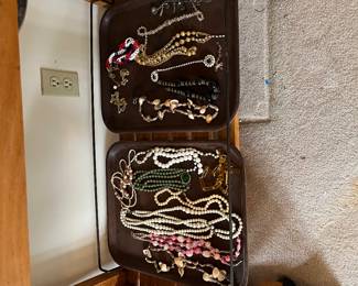 vintage jewelry, costume jewelry