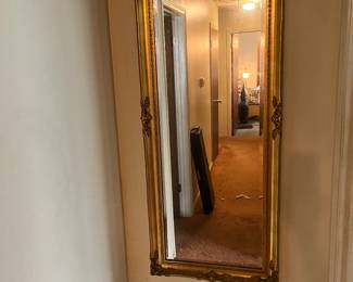 5 ft wall mirror with marble table