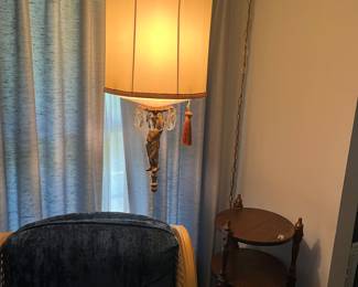 Vintage hanging Cupid pull lamp