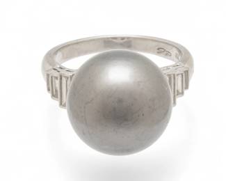 Lot 28
18k White Gold And Tahitian Pearl (14mm) And Diamond Ring Size 7.25 9 g