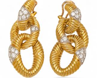Lot 77
Pair of 18k Yellow Gold And Diamond Earring Clips 44 g 2 PCS
