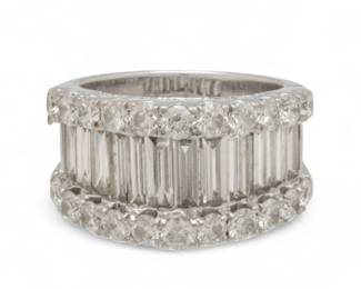Lot 35
14k White Gold And Diamond Ring Size 7.5 14 g