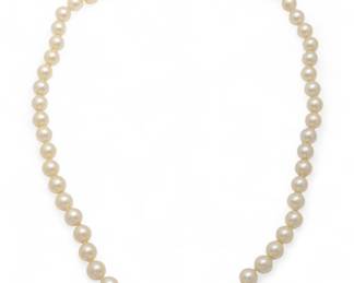 Lot 88
Pearl, 14k White Gold And Diamond Clasp Necklace L 17" 27 g