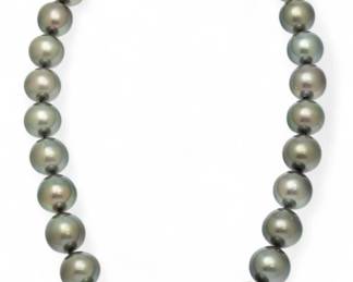 Lot 31
Tahitian Grey Pearl (14-15mm) And 14k White Gold Clasp Necklace L 17" 124 g