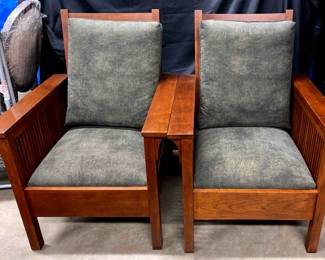 001 Gorgeous Pair Of Stickley Mission Oaks Chair