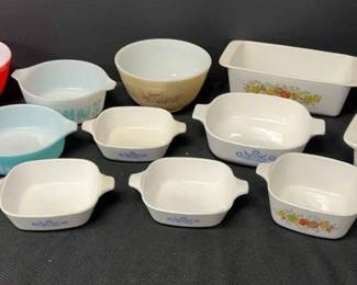 004 Vintage Pyrex And Corning ware Dishes