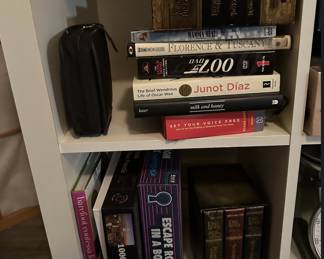 CDs/ DVDs/ Vintage VCR tapes