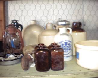 Jugs, lanterns and snuff bottles