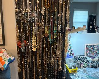 Beautiful Necklaces GALORE 