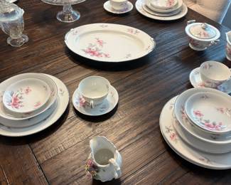 China-place setting of 8 with side dishes
