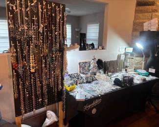 Necklaces & other jewelry 