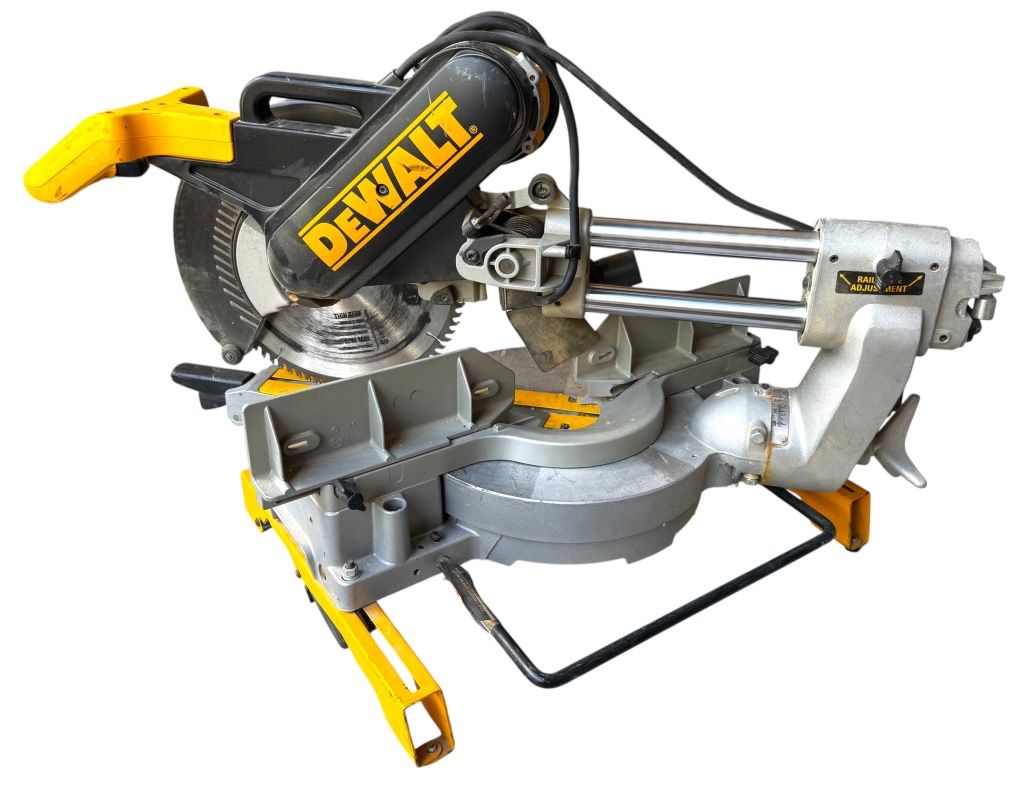 Dewalt 12 Compound Miter Saw