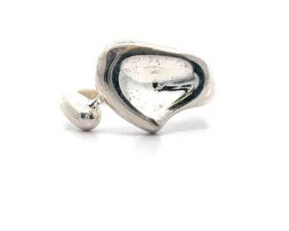 Graceful Ribbon Heart Halo Ring