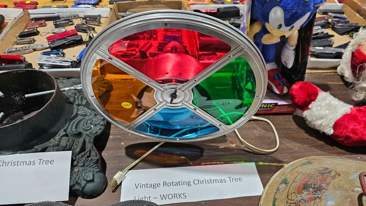 VINTAGE CHRISTMAS TREE ROTATING COLORED LIGHT