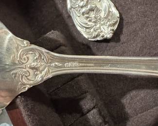 Reed & Barton Sterling Silver flatware, Frances 1,  46 pieces, service for 8, over 1900 g without knives, cake server
