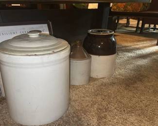 Stoneware Crock with Lid 