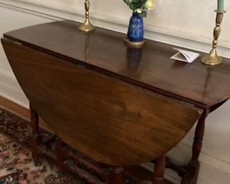 Vintage gate leg table