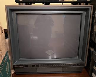 Lot 447 | Vintage Tube Television Zenith System 3 TV
